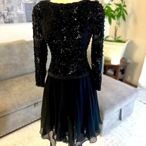 ✨Luxury A.J. Bari Black Sequin Mini Dress✨ - Picture 1 of 16